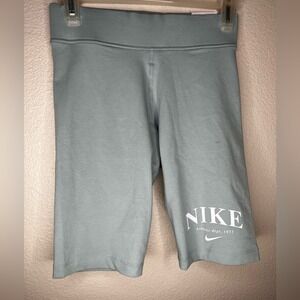 Nike Woman's Sportswear Tight Fit Mid Rise Bike Shorts Sz S‎ Summer NWT!!